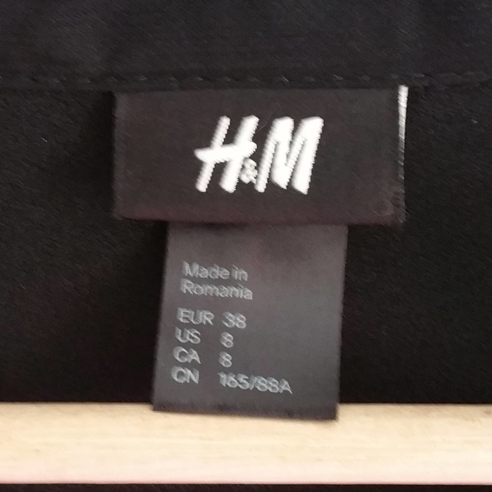 H&M Ruffle Collared Short Sleeve Shirt Size Small - Picture 5 of 7